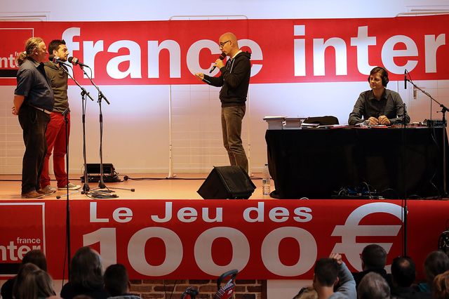 La scène du Jeu des 1000 euros avec son animateur Nicolas STOUFFLET