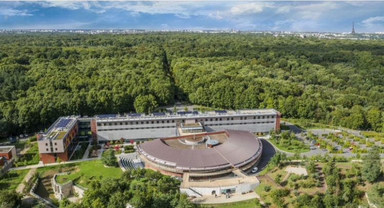 Vue aérienne du Centre de congrès Les Gâtines à Verrières-le-Buisson