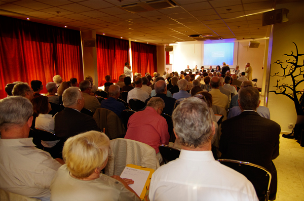 Le public de l'Assemblée générale de l'Association des Donneurs de Voix