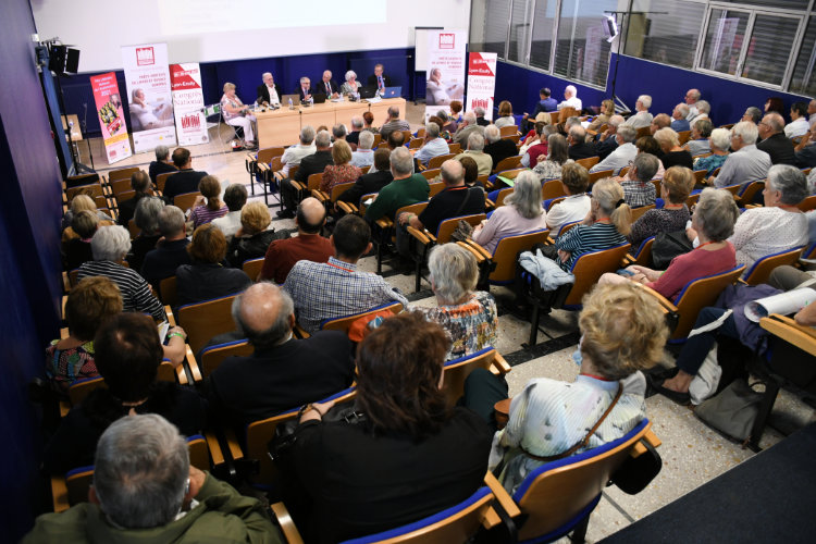 L'assistance lors de l'assemblée générale de l'association des Donneurs de Voix