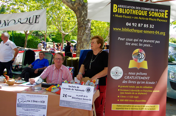 Stand de notre Bibliothèque Sonore à la Brocante du LIONS Club de Manosque 2011