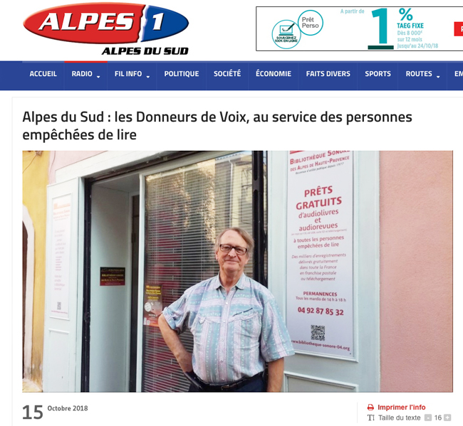 Jacques THOMAS devant la façade du nouveau local de la Bibliothèque Sonore 04