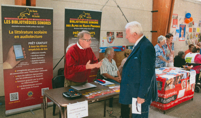 Réception du Maire de Sisteron sur le stand de la Bibliothèque Sonore 04