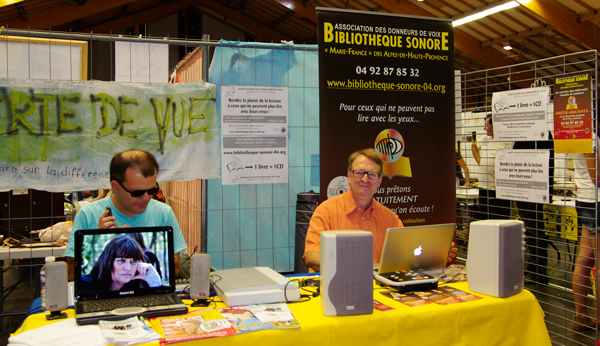 Stand de notre Bibliothèque Sonore au forum des associations de Digne-les-Bains