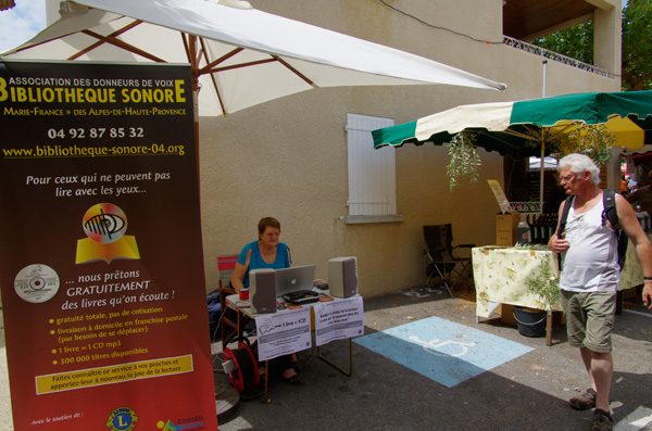 Stand de notre Bibliothèque Sonore à la Foire d'Ongles 2012