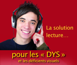 adolescent souriant qui écoute au casque un audiolivre de littérature scolaire