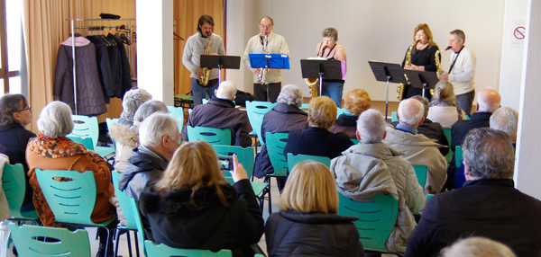 Vue de l'assistance et des saxophonistes